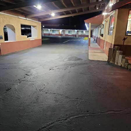 Sands Motel Portales Екстериор снимка