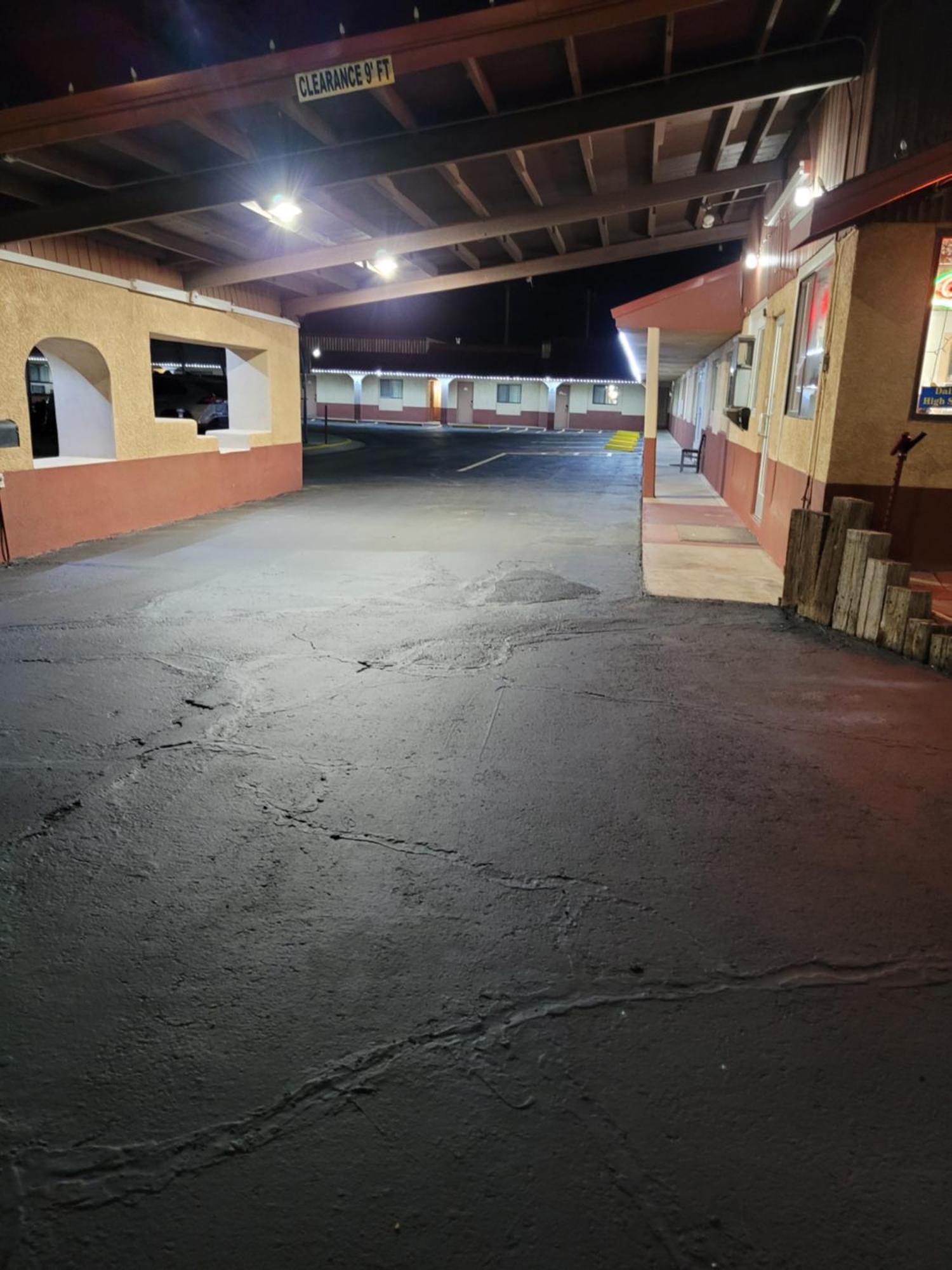 Sands Motel Portales Екстериор снимка